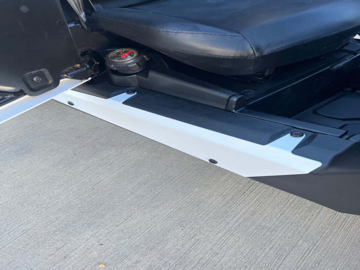 Geiser Performance Polaris RZR 200 Kick Plates - Image 4