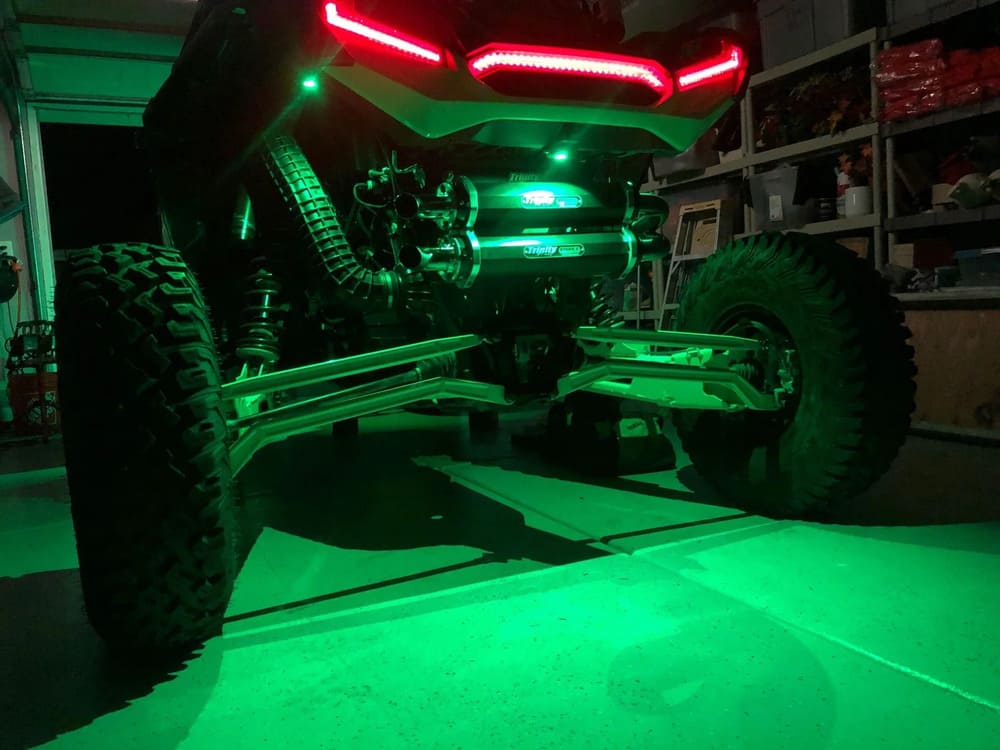 M Whips T2 RGB/RGBW Bluetooth Chasing Rock Light Kit - Image 2