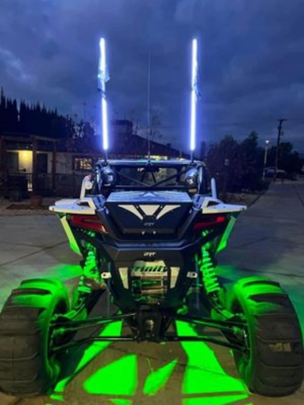 M Whips T2 RGB/RGBW Bluetooth Chasing Rock Light Kit - Image 7