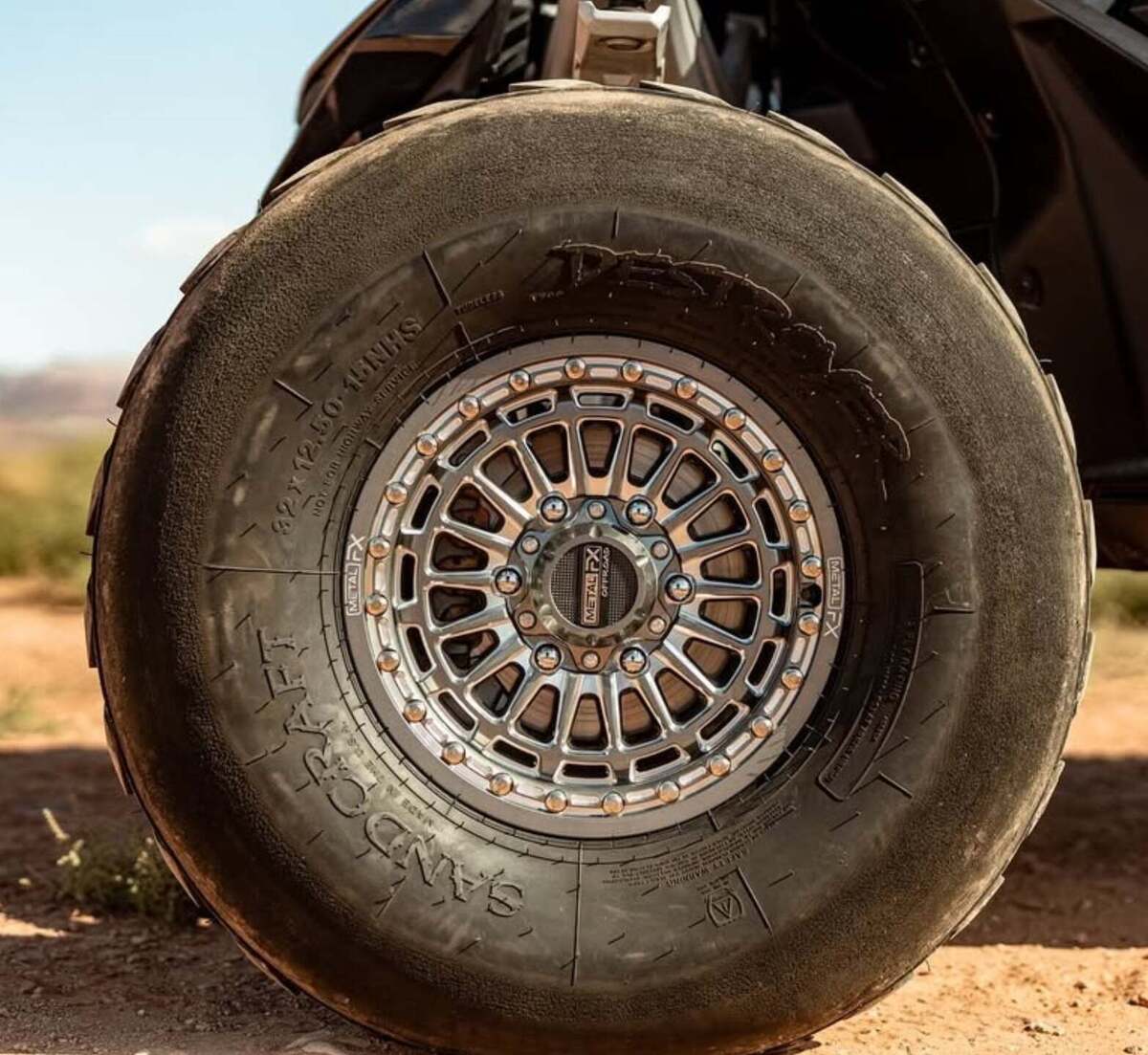 MetalFX Delta 6R UTV Beadlock 6 Lug Wheel Kit - Gunmetal Contrast Cut - Image 8