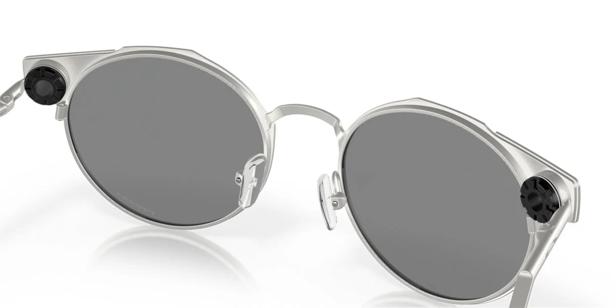Oakley Deadbolt - Image 7