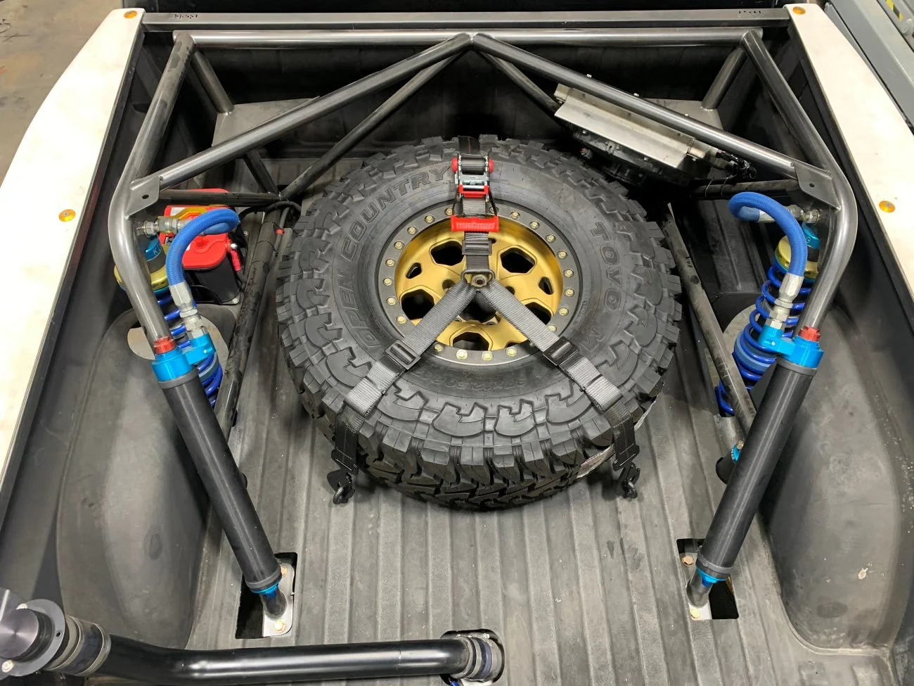 SpeedStrap 2″ HD 3-Point Spare Tire Tie-Down With Swivel Hooks - Image 3