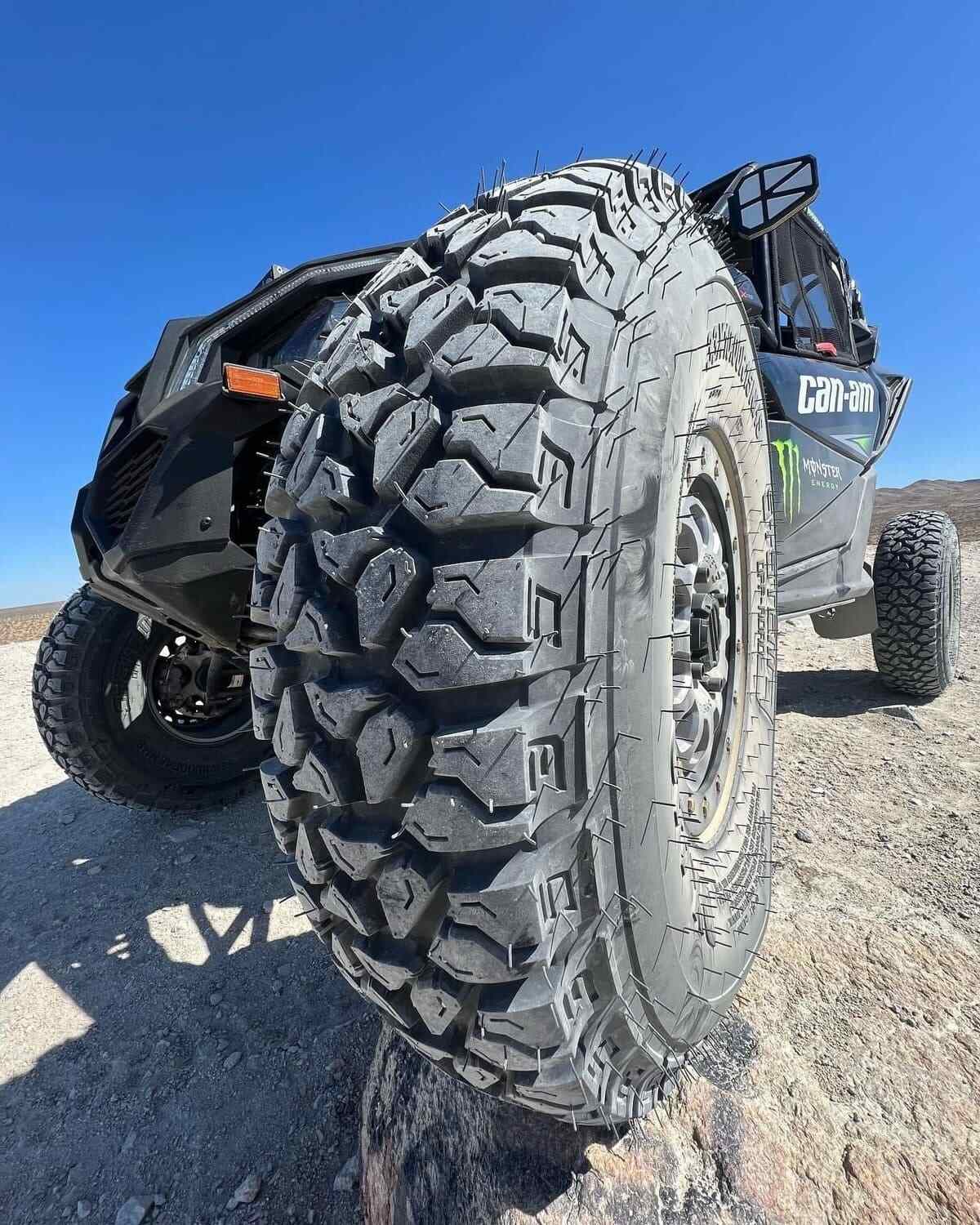 System 3 Bronze SB-4 Beadlock & System 3 DX440 Offroad Wheel & Tire Kit - Image 8