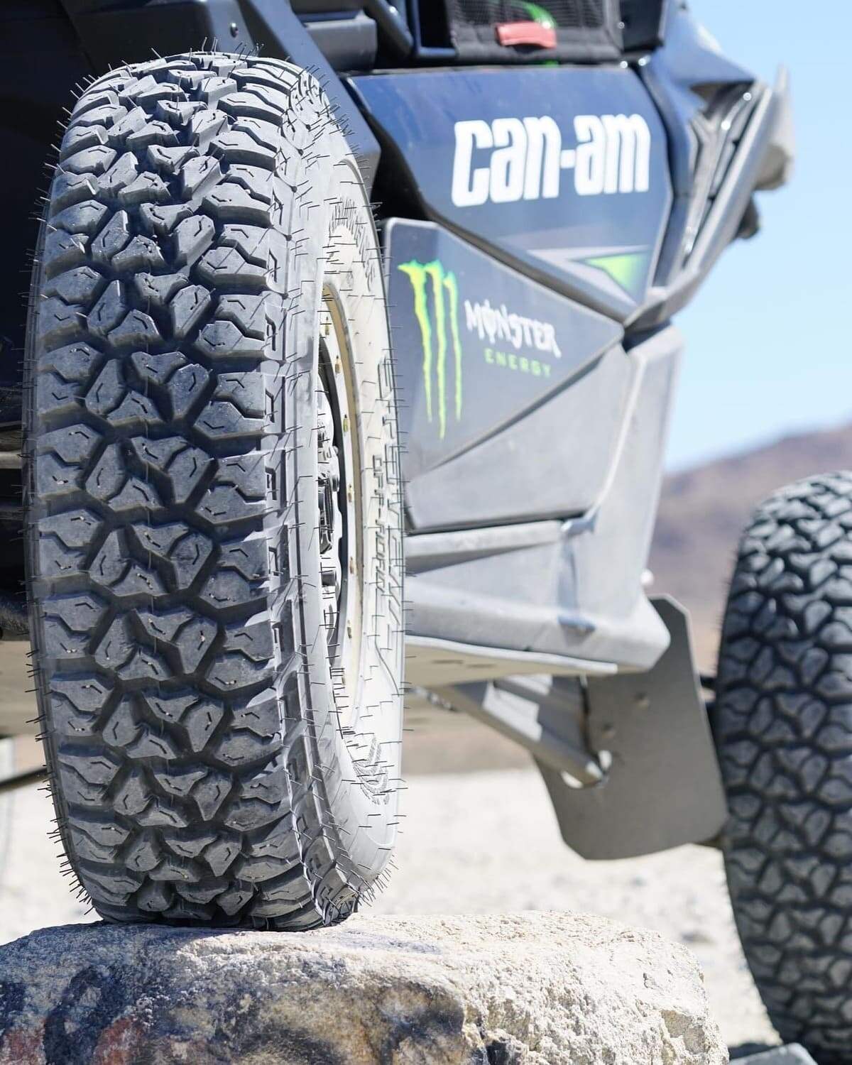 System 3 Bronze SB-4 Beadlock & System 3 DX440 Offroad Wheel & Tire Kit - Image 9
