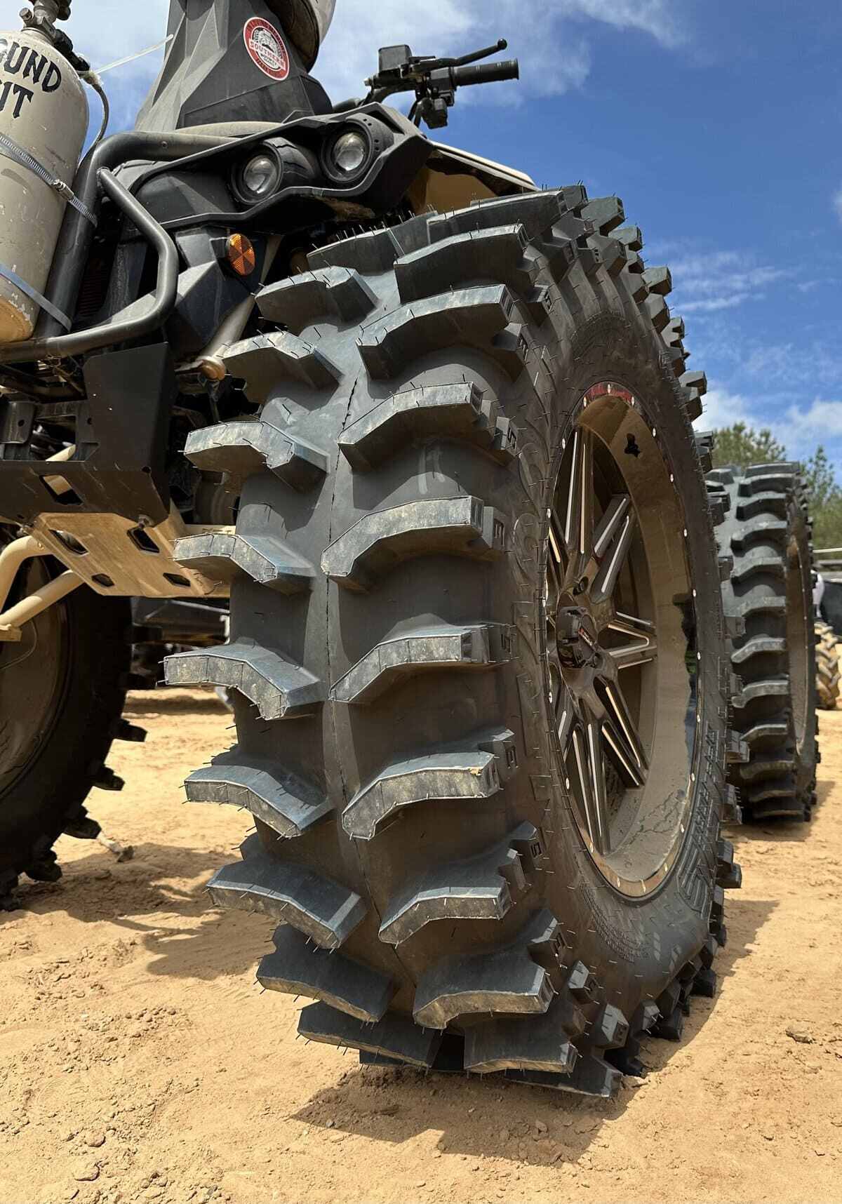 System 3 Gloss Black ST-7 & System 3 XT400W Xtreme Mud Wheel & Tire Kit - Image 10