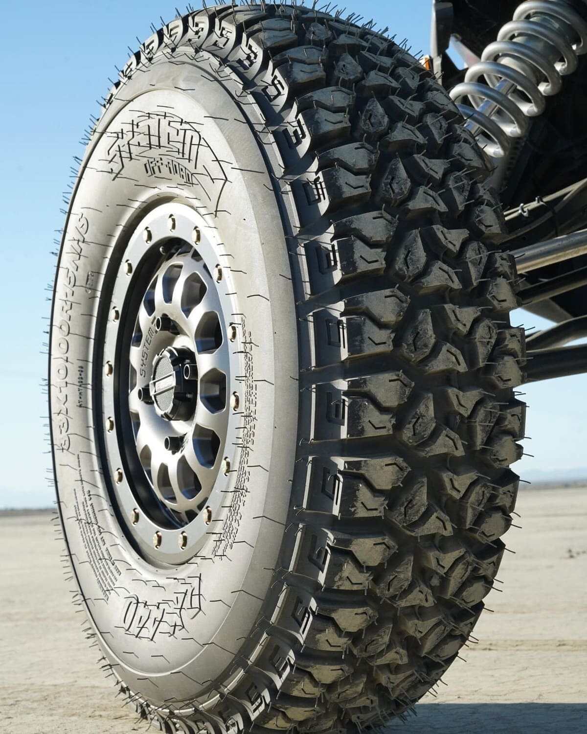 System 3 Titanium SB-7 Beadlock & System 3 DX440 Offroad Wheel & Tire Kit - Image 5