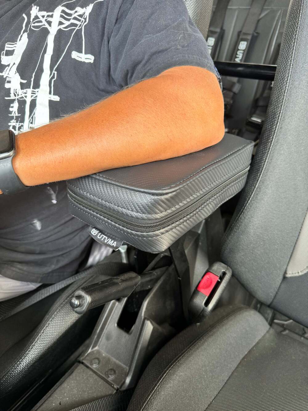 UTVMA '11-'14 Polaris RZR 800 & 900 Armrest w/ Bracket - Image 4