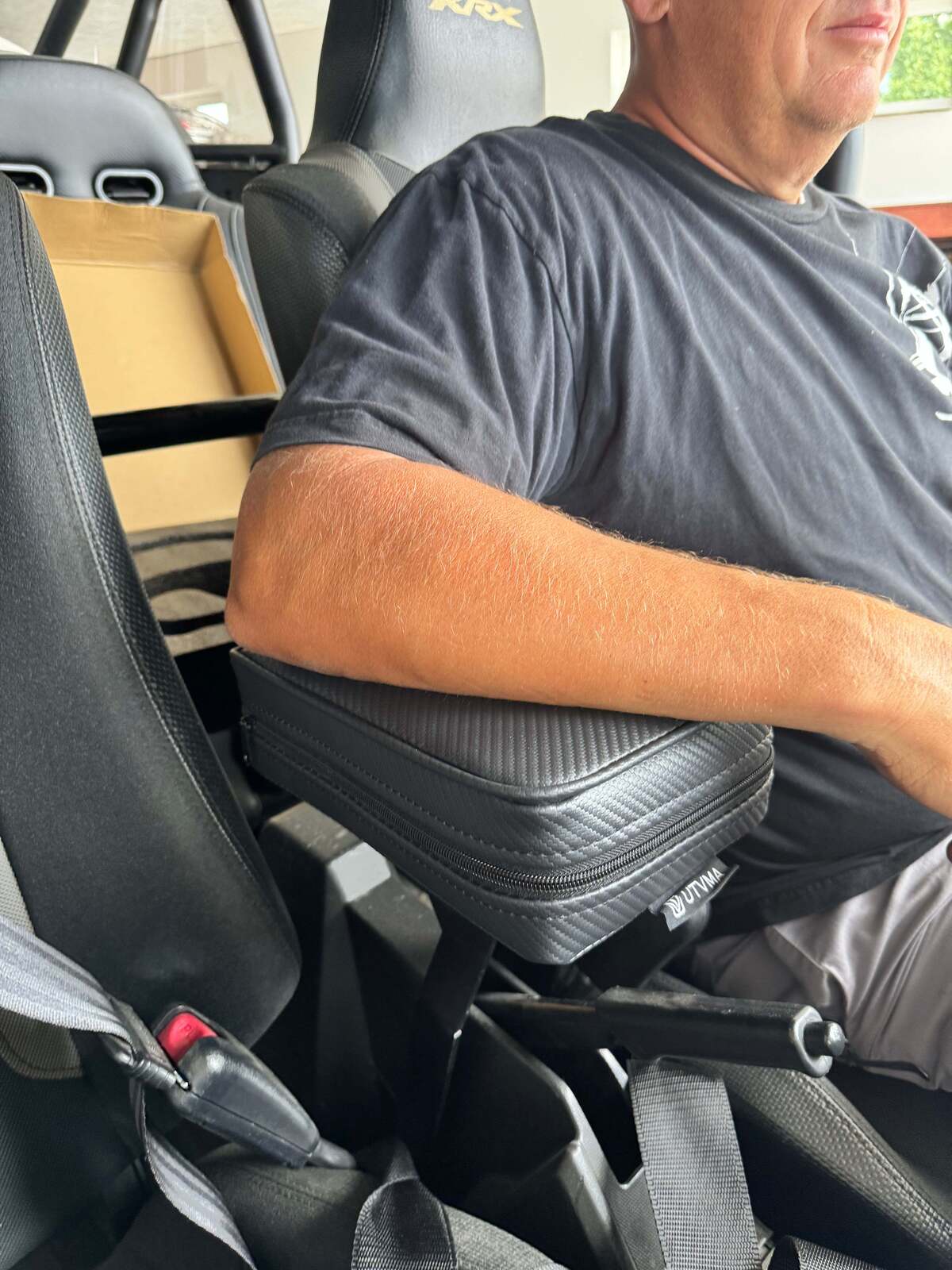 UTVMA '14-'23 Polaris RZR 1000/900 Armrest w/ Bracket - Image 5